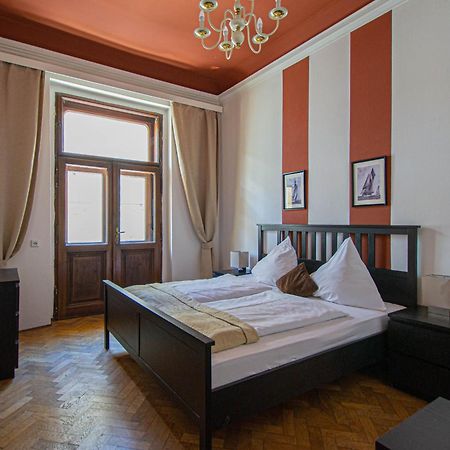 For Celebrations Spacious 3Bdr Apartment With Balcony Prag Eksteriør billede