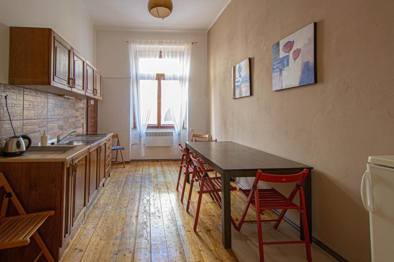 For Celebrations Spacious 3Bdr Apartment With Balcony Prag Eksteriør billede