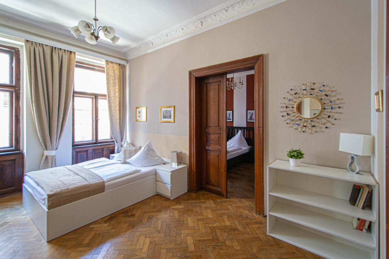For Celebrations Spacious 3Bdr Apartment With Balcony Prag Eksteriør billede