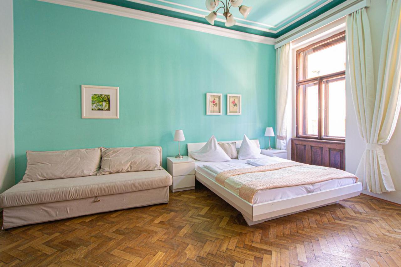 For Celebrations Spacious 3Bdr Apartment With Balcony Prag Eksteriør billede