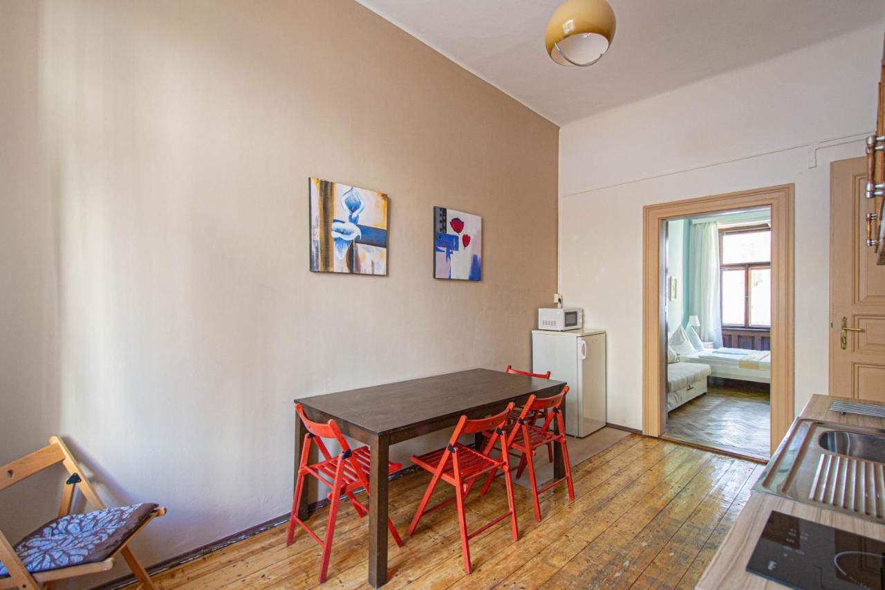 For Celebrations Spacious 3Bdr Apartment With Balcony Prag Eksteriør billede