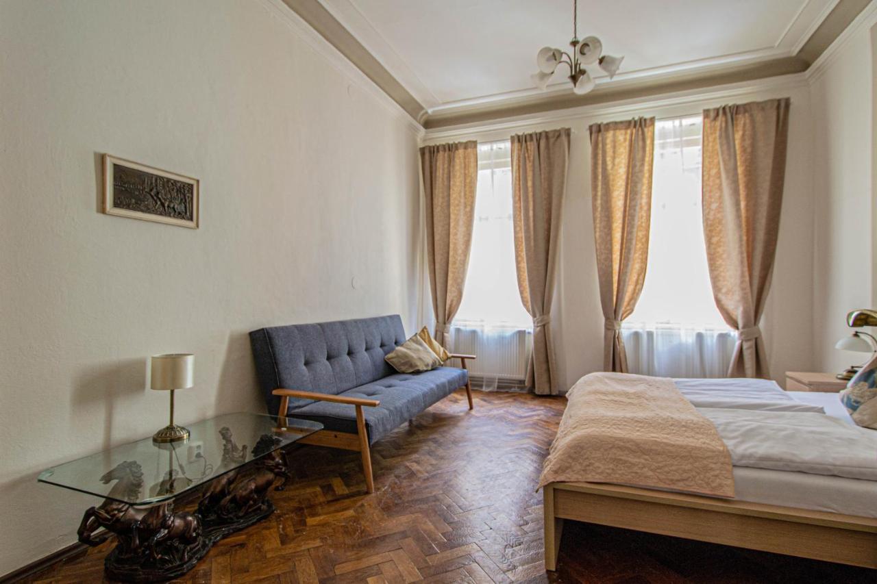 For Celebrations Spacious 3Bdr Apartment With Balcony Prag Eksteriør billede