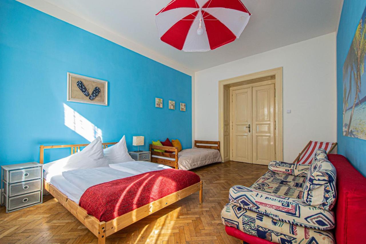 For Celebrations Spacious 3Bdr Apartment With Balcony Prag Eksteriør billede
