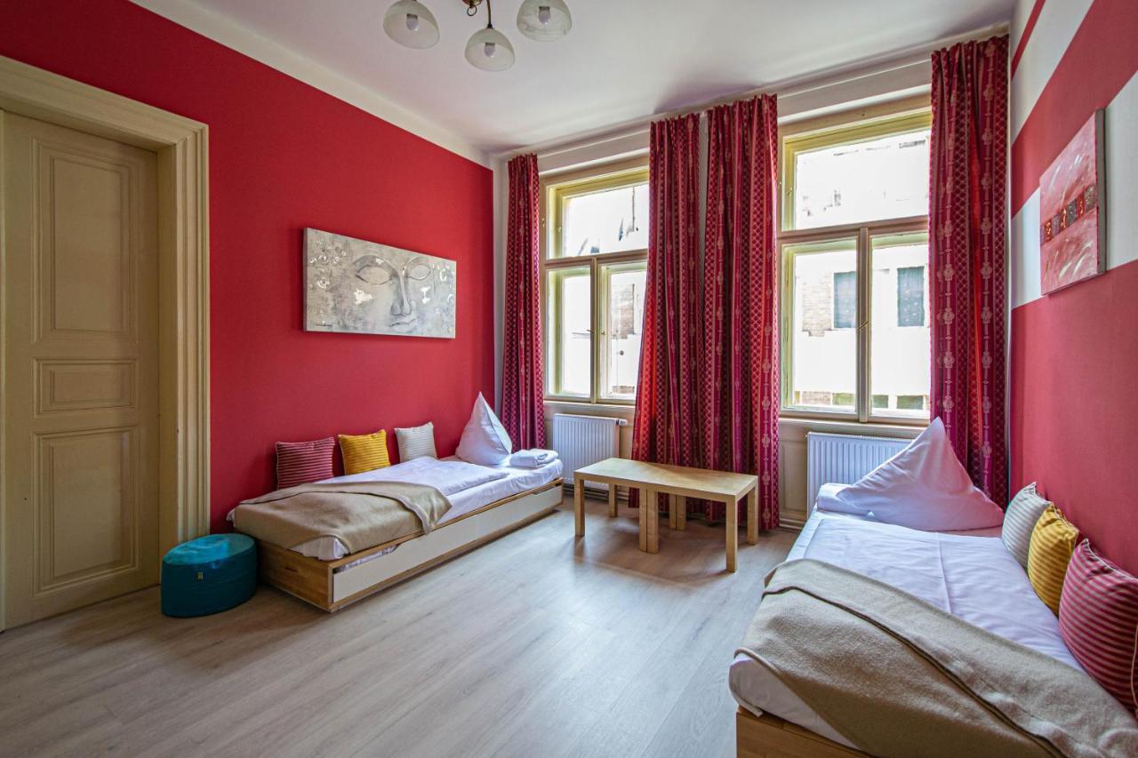 For Celebrations Spacious 3Bdr Apartment With Balcony Prag Eksteriør billede