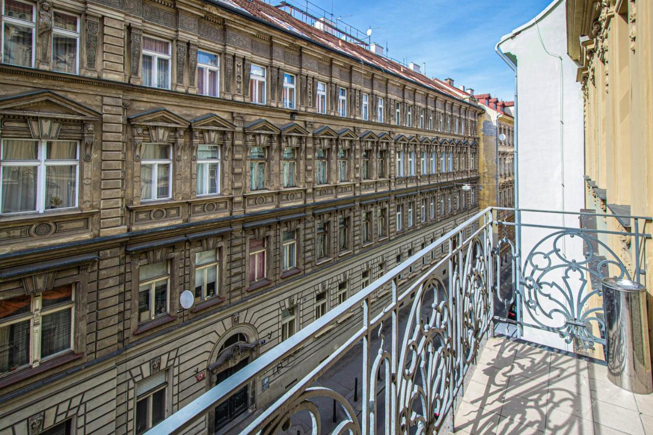 For Celebrations Spacious 3Bdr Apartment With Balcony Prag Eksteriør billede