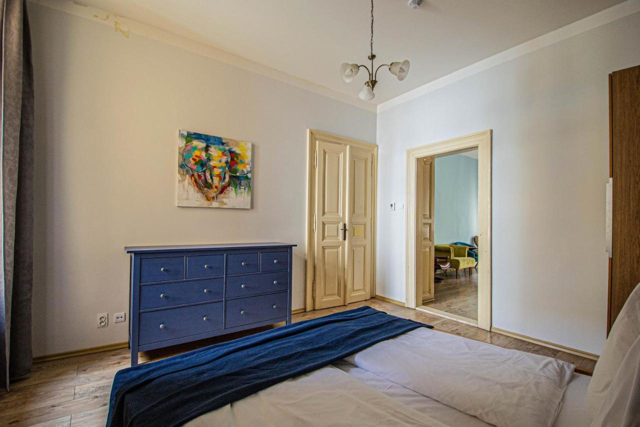 For Celebrations Spacious 3Bdr Apartment With Balcony Prag Eksteriør billede