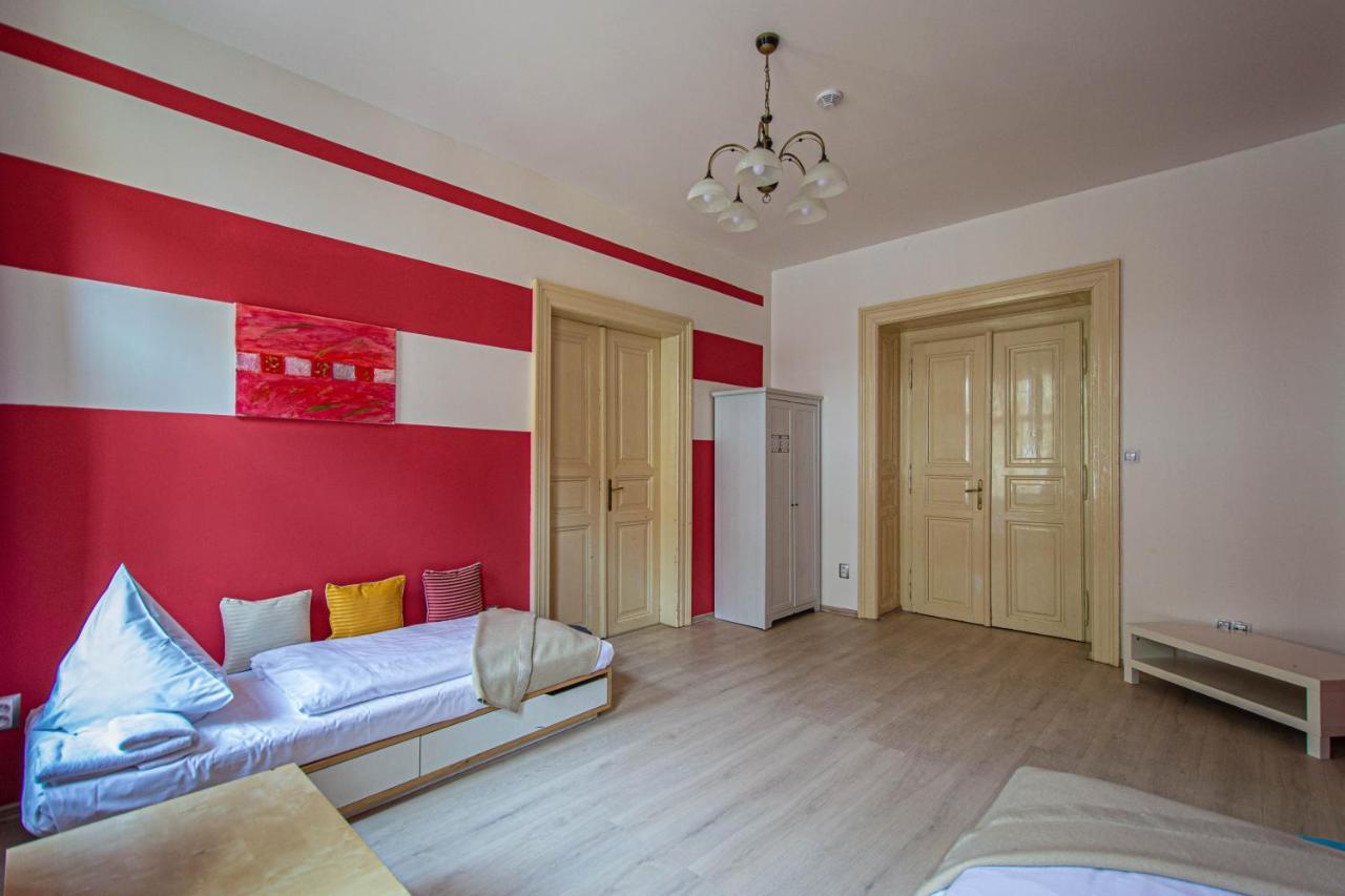 For Celebrations Spacious 3Bdr Apartment With Balcony Prag Eksteriør billede