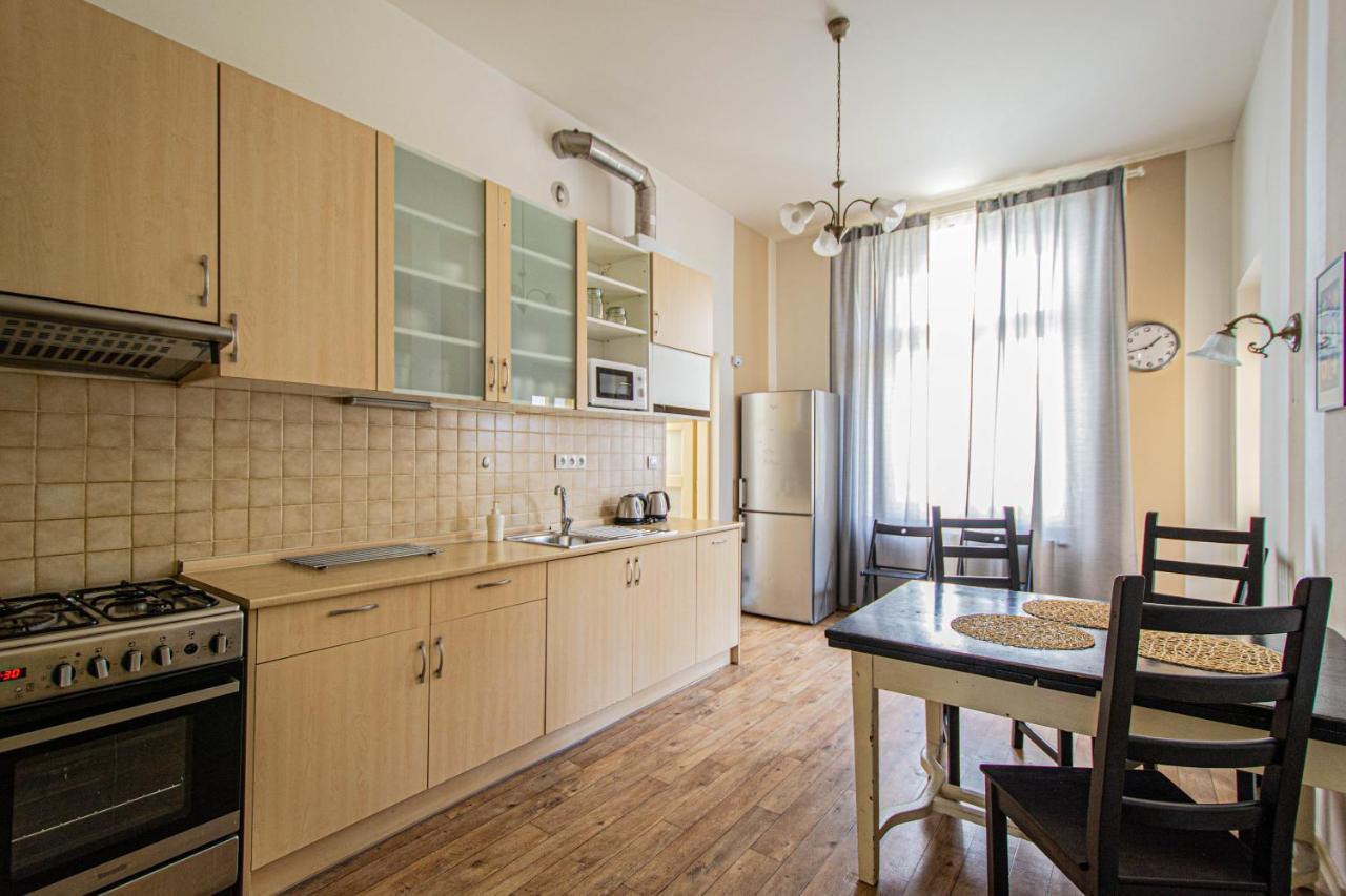 For Celebrations Spacious 3Bdr Apartment With Balcony Prag Eksteriør billede