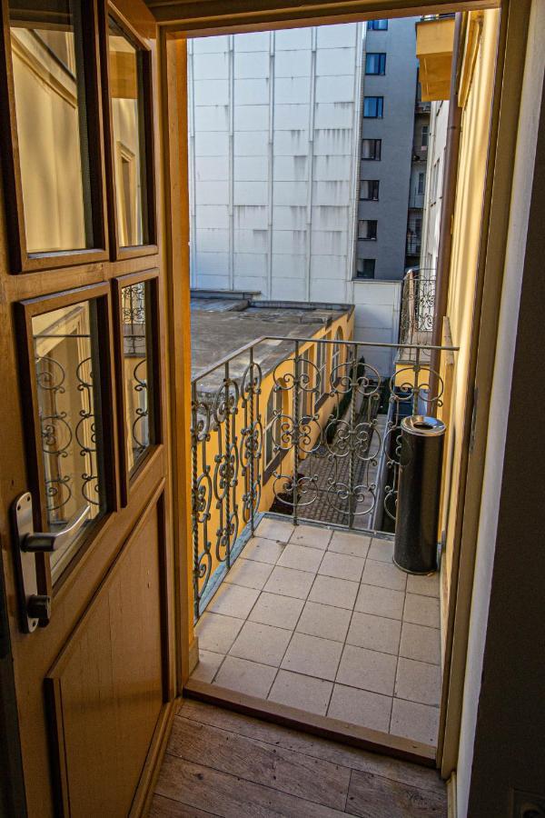 For Celebrations Spacious 3Bdr Apartment With Balcony Prag Eksteriør billede