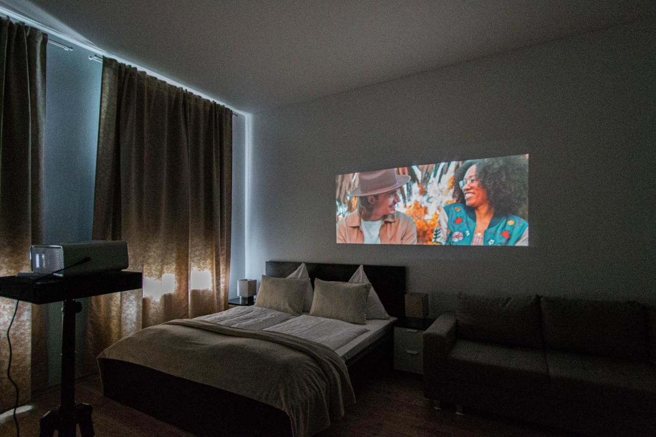 For Celebrations Spacious 3Bdr Apartment With Balcony Prag Eksteriør billede