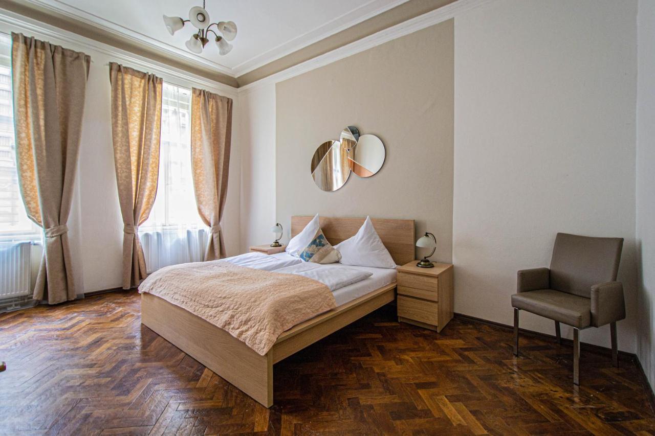 For Celebrations Spacious 3Bdr Apartment With Balcony Prag Eksteriør billede