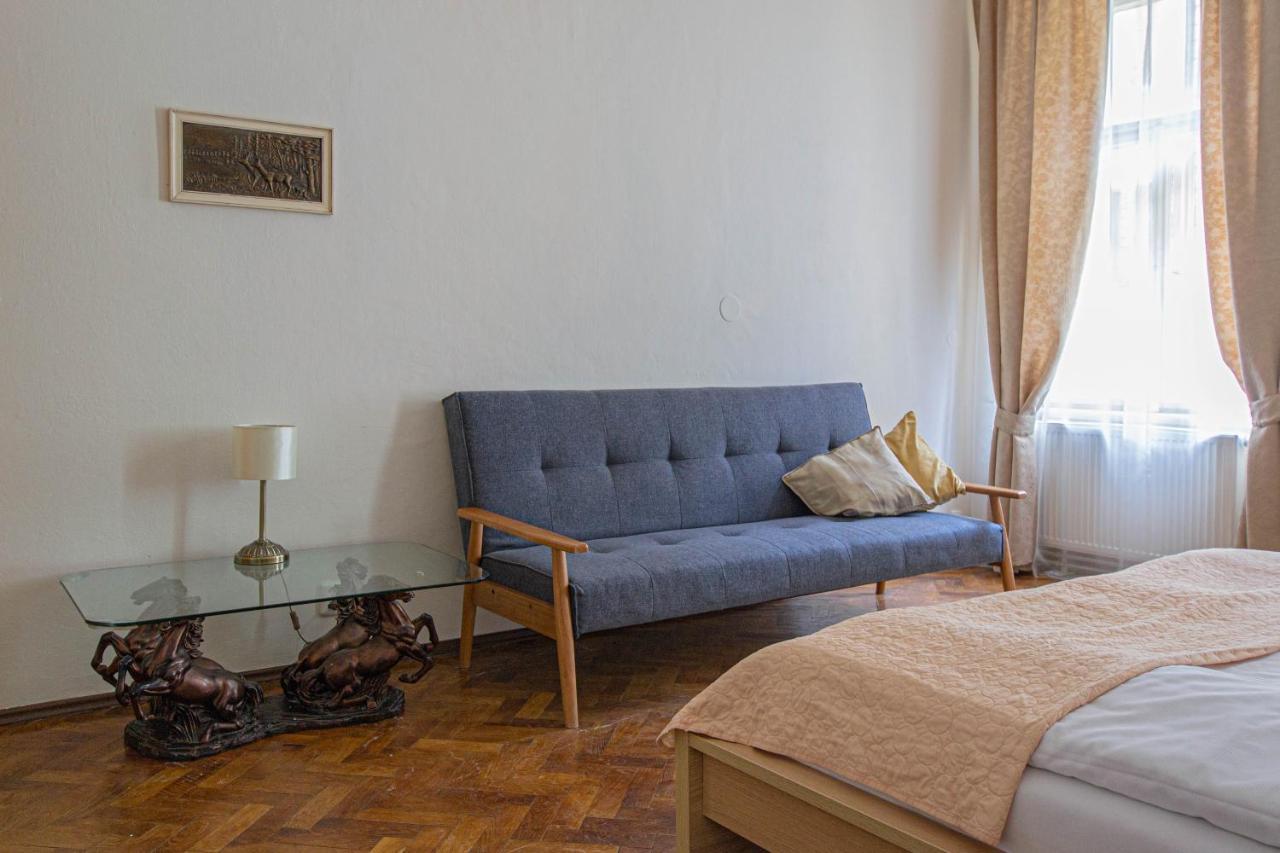 For Celebrations Spacious 3Bdr Apartment With Balcony Prag Eksteriør billede