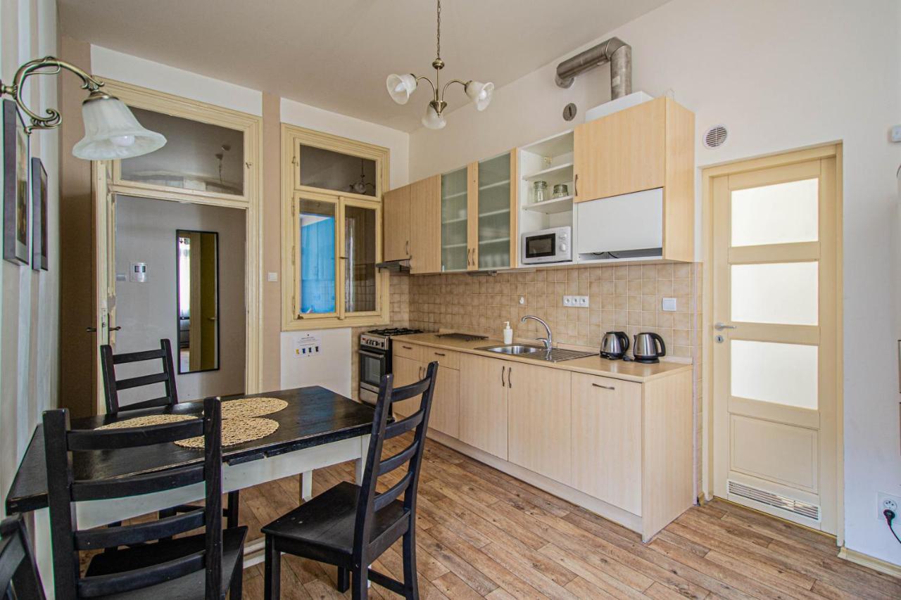 For Celebrations Spacious 3Bdr Apartment With Balcony Prag Eksteriør billede