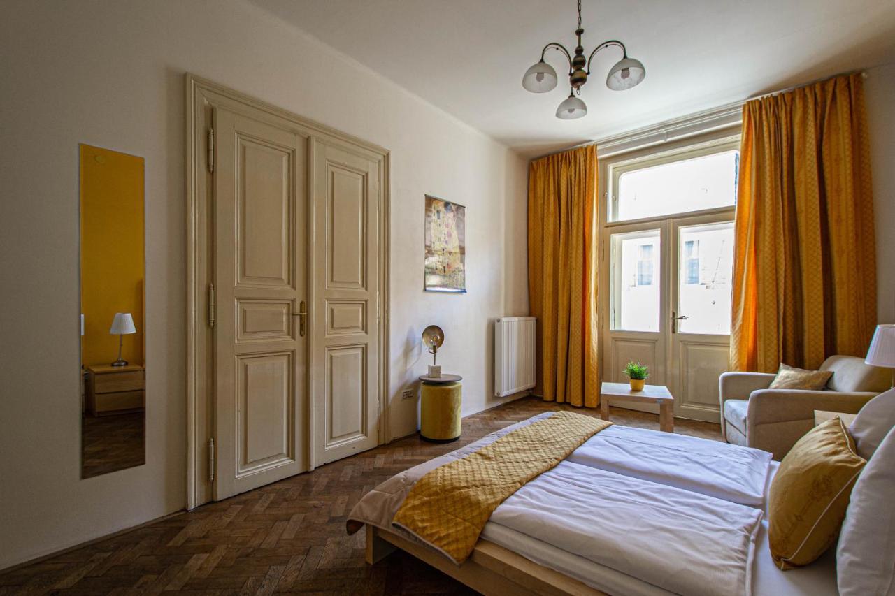 For Celebrations Spacious 3Bdr Apartment With Balcony Prag Eksteriør billede