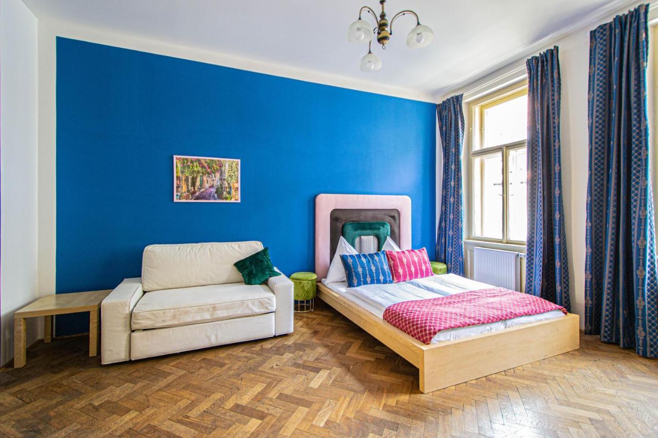 For Celebrations Spacious 3Bdr Apartment With Balcony Prag Eksteriør billede
