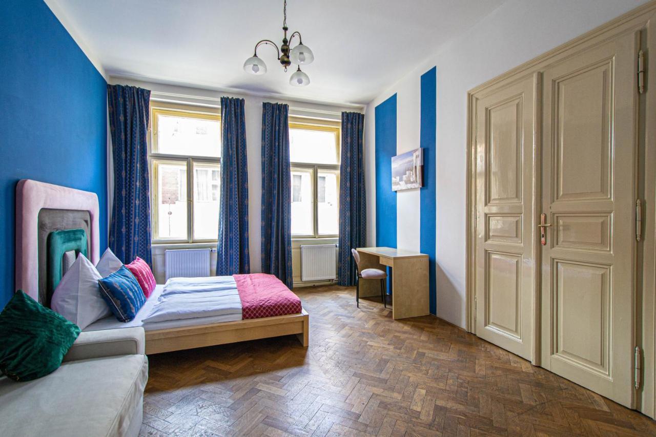 For Celebrations Spacious 3Bdr Apartment With Balcony Prag Eksteriør billede