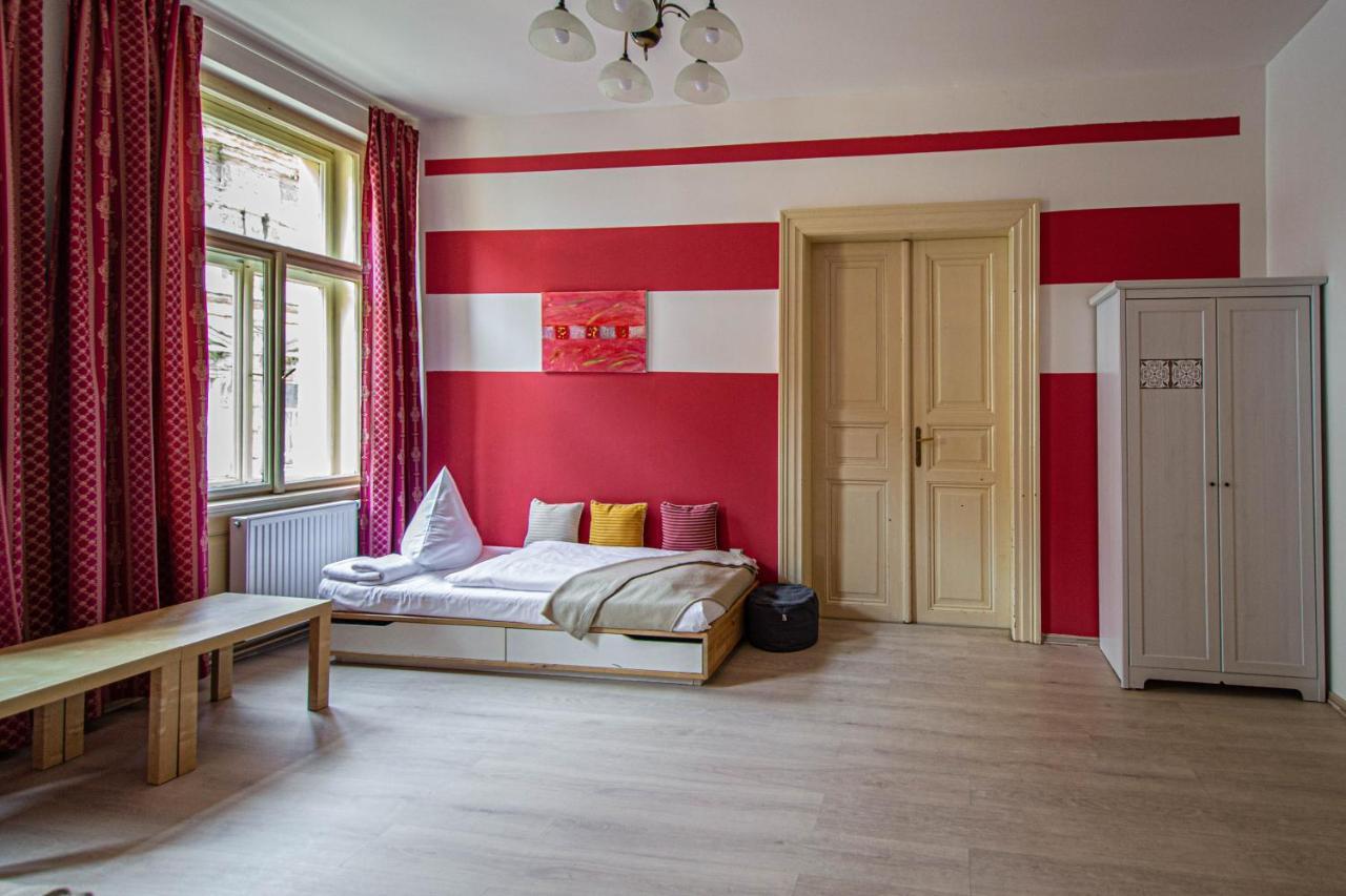 For Celebrations Spacious 3Bdr Apartment With Balcony Prag Eksteriør billede